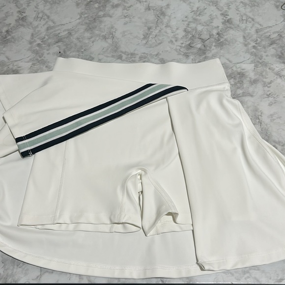 LOU & GREY WOMENS STRIPED LUVSTRETCH OVERLAP SKORT WHITE  Sz SMALL - Picture 9 of 12